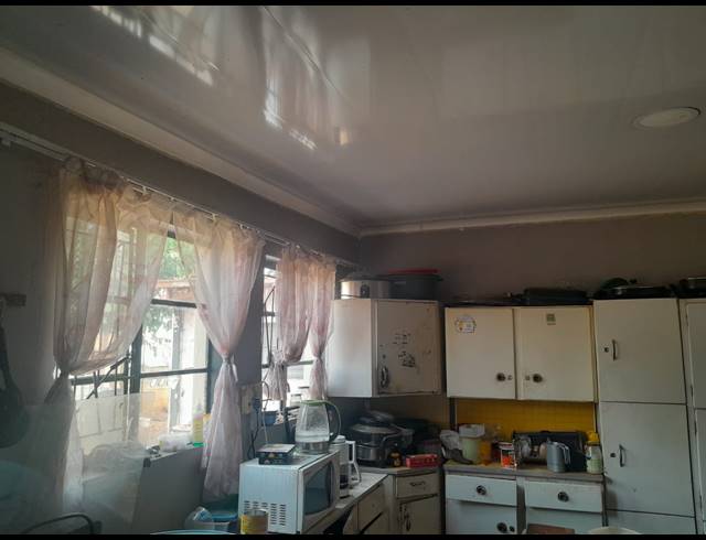 3 BEDROOM HOUSE FOR SALE IN OOS EINDE